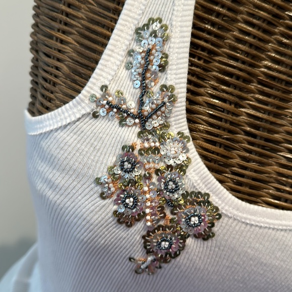 ⭐️ Roxy Bead embellished White Tank Top * US XS ⭐️ - Picture 3 of 7